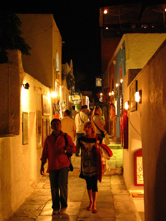 23_Santorini-Streets-Night